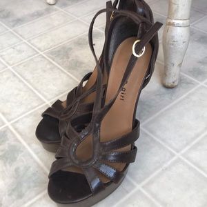 Steve Madden “enclosed” brown strapped high heels